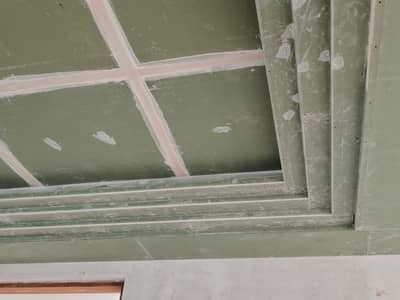 False ceiling workers required