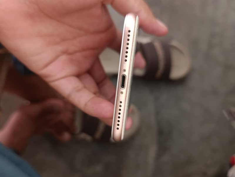 Apple iPhone 7 Plus 4