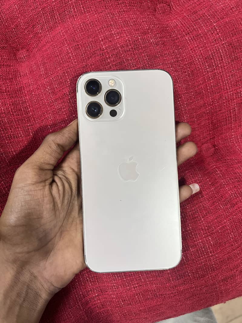 Apple iPhone 12 Pro Max 4