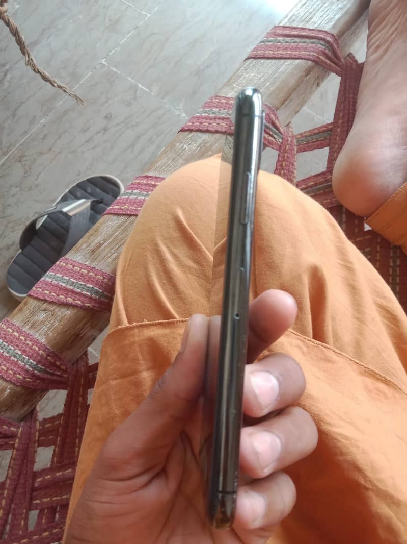 Apple iPhone X 2