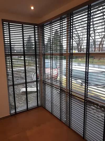 Spc floor | Flueted panel | Office design | window blind | carpet