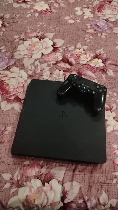 PS4 slim one tb