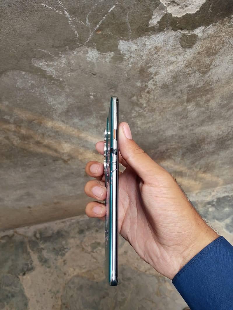 Tecno CAMON 40 Pro 3