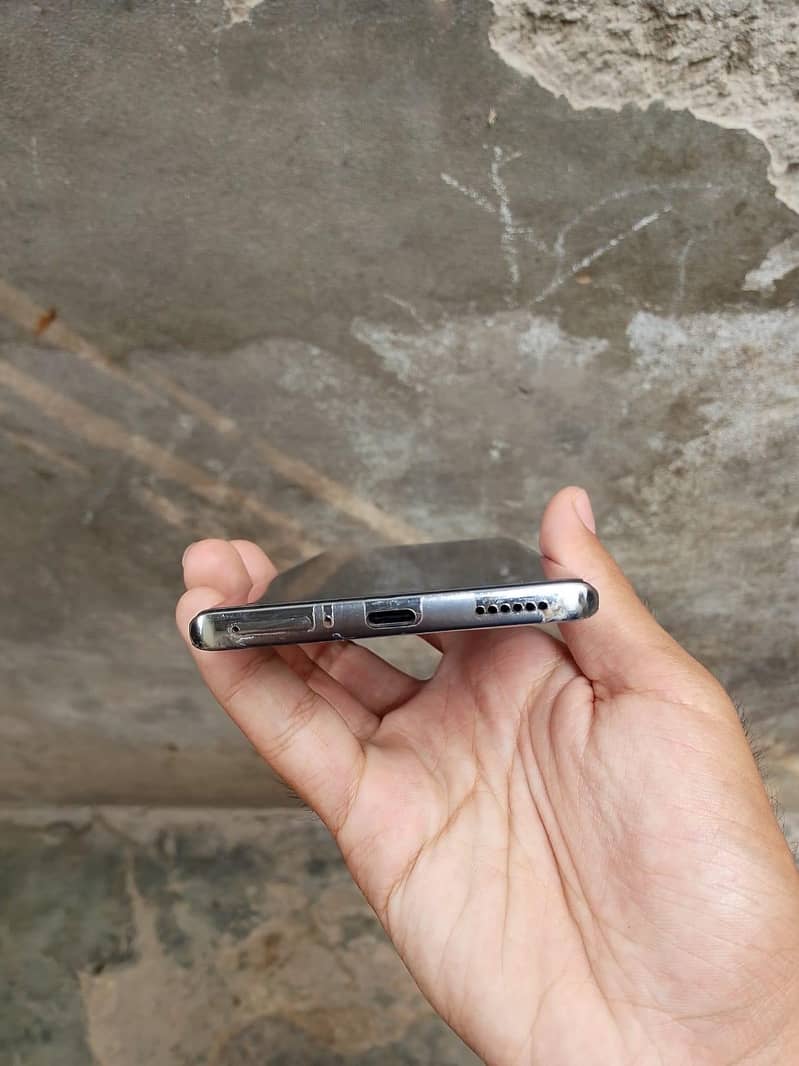 Tecno CAMON 40 Pro 4