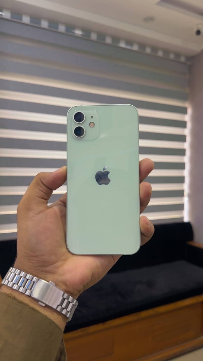 Apple iPhone 12 2