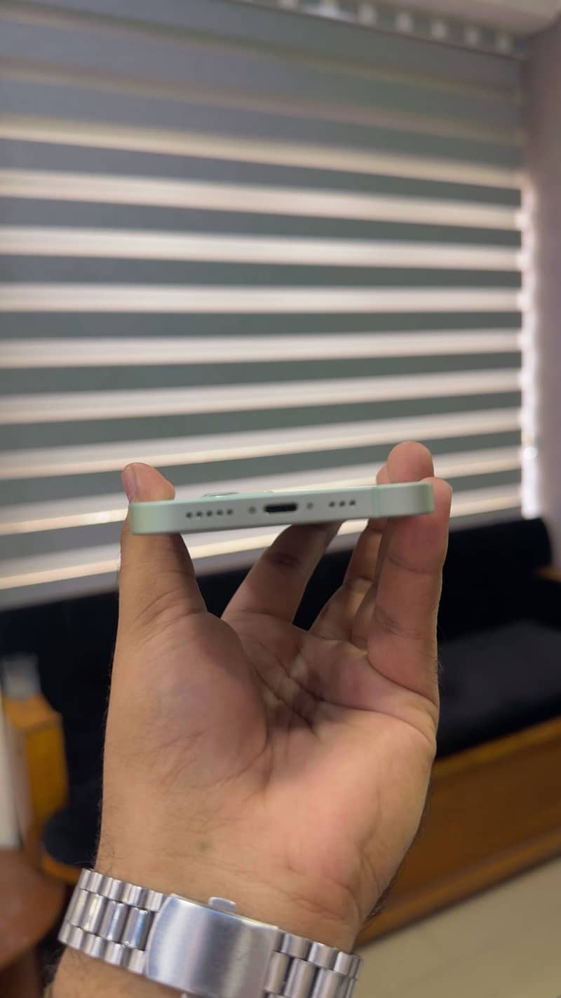 Apple iPhone 12 3
