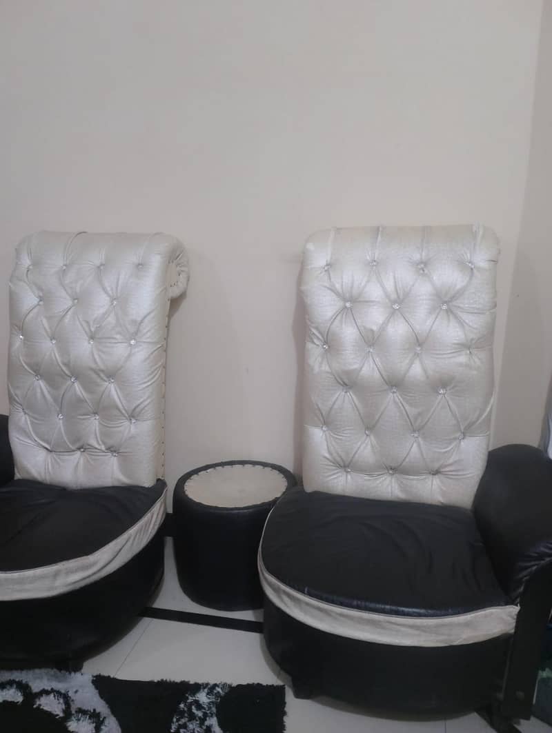 Sofas with Coffee Table 1