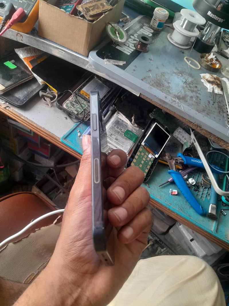 Apple iPhone 12 3