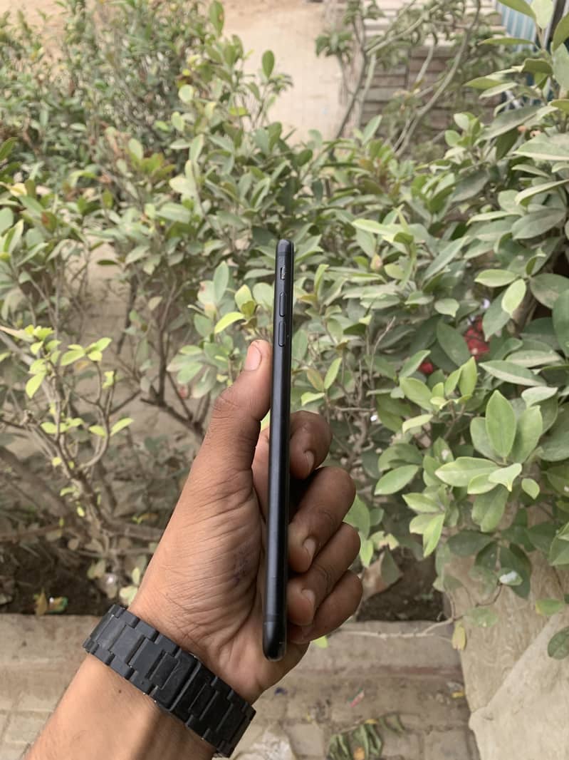Apple iPhone 7 Plus 4