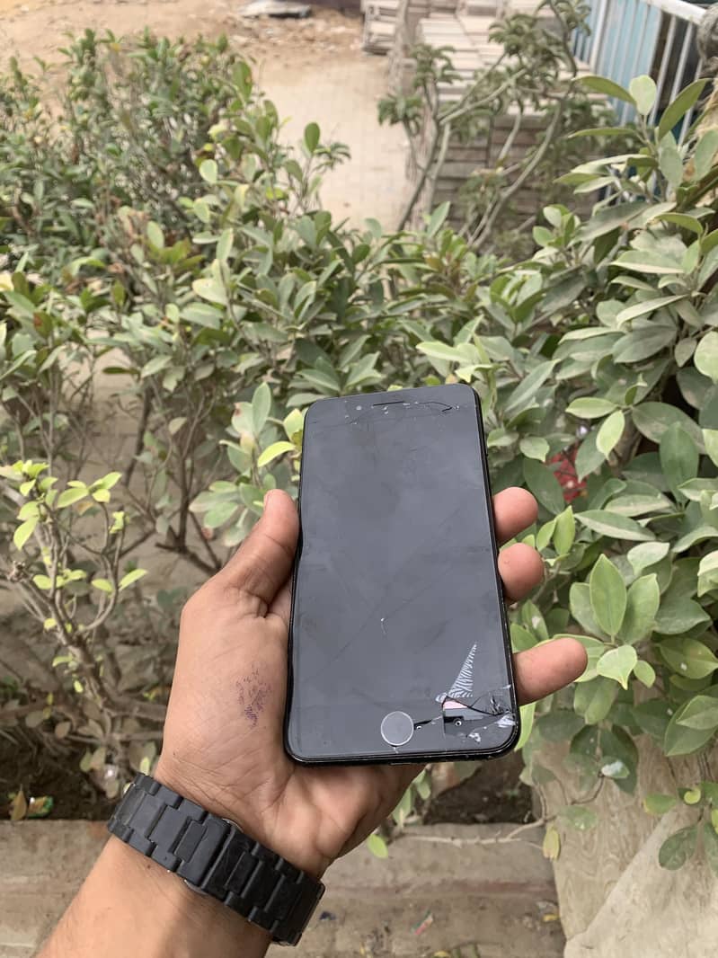 Apple iPhone 7 Plus 6