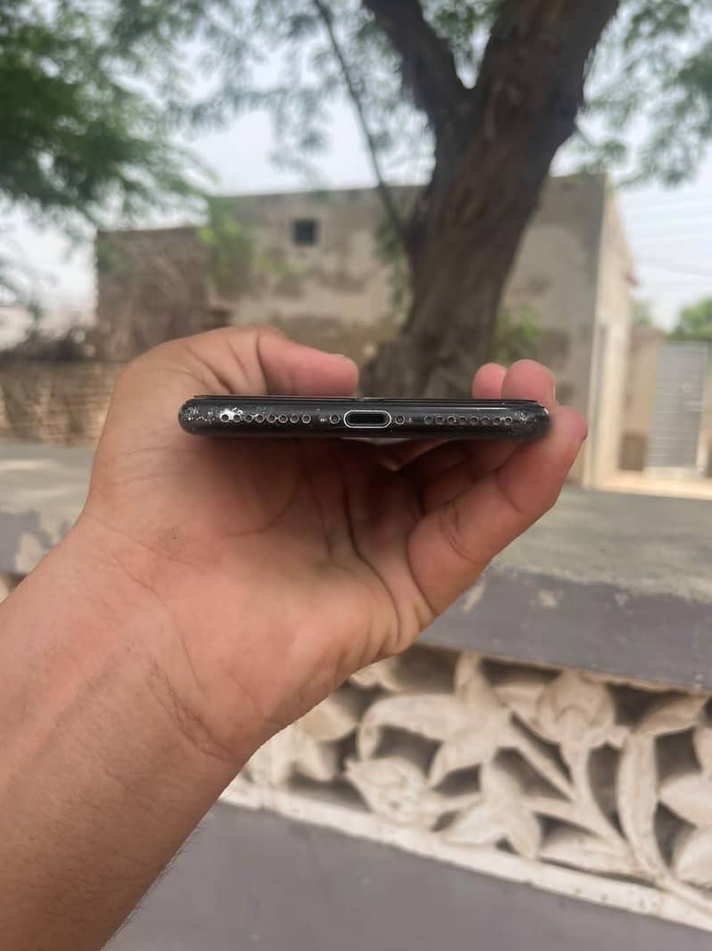 Apple iPhone 7 Plus 5