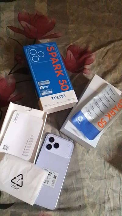 New Techno spark 50 6/128 box charge