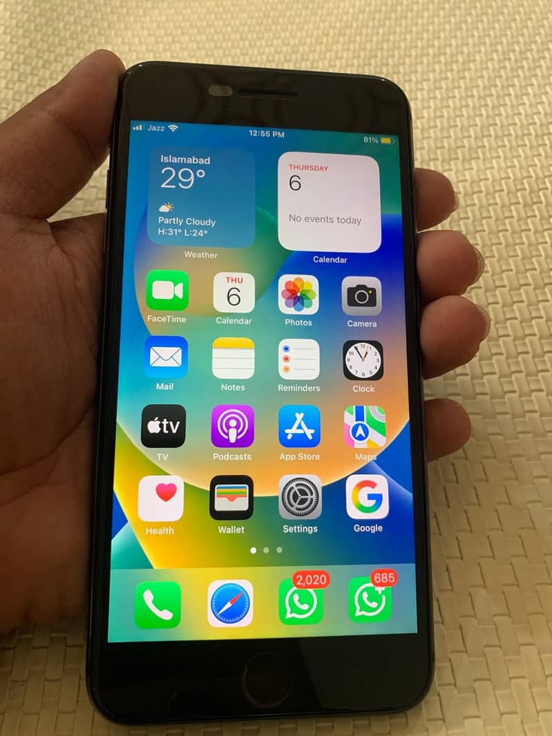 Apple iPhone 8 Plus 4