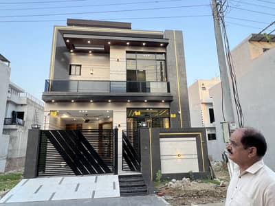 5 Marla Beautiful House For Sale In Central Park Housing Society Lahore