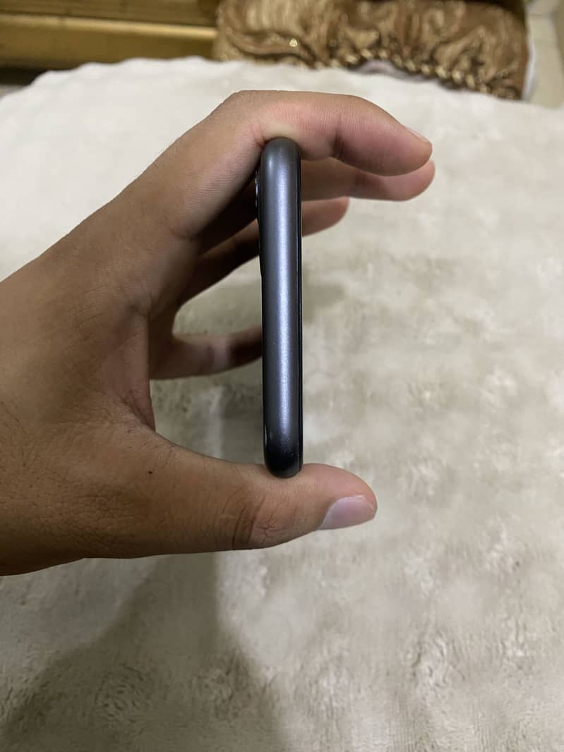 IPHONE 11 3