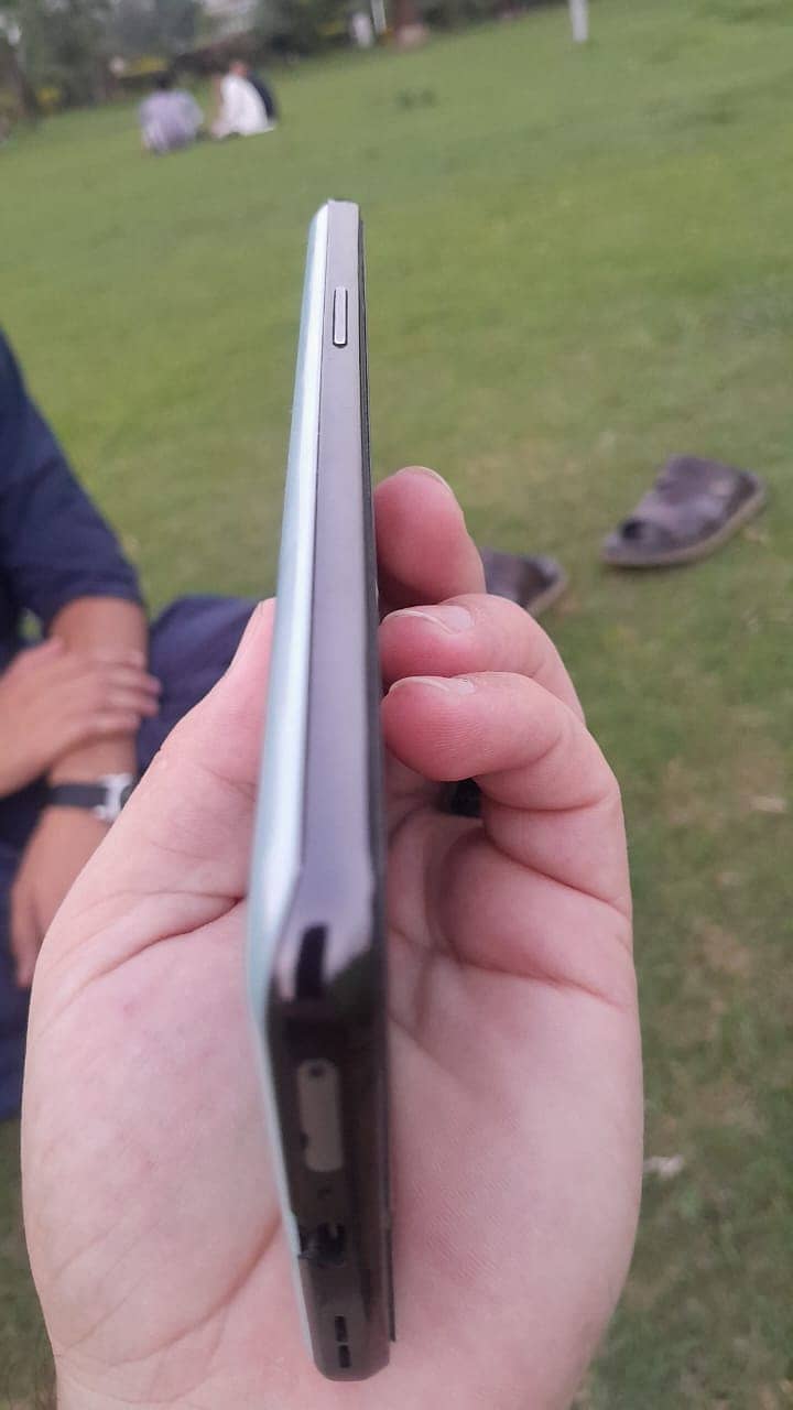 One Plus 10T 4