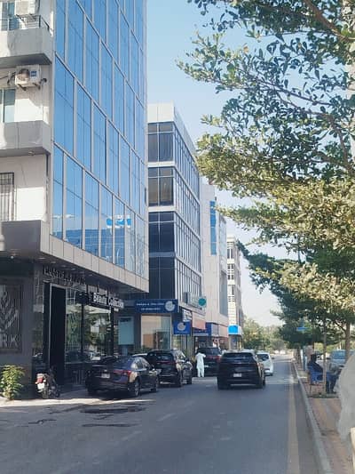 1760 SQ. FT LUXURY OFFICE FOR RENT Bukhari Commercial Outclass Location w. lift all around Brands