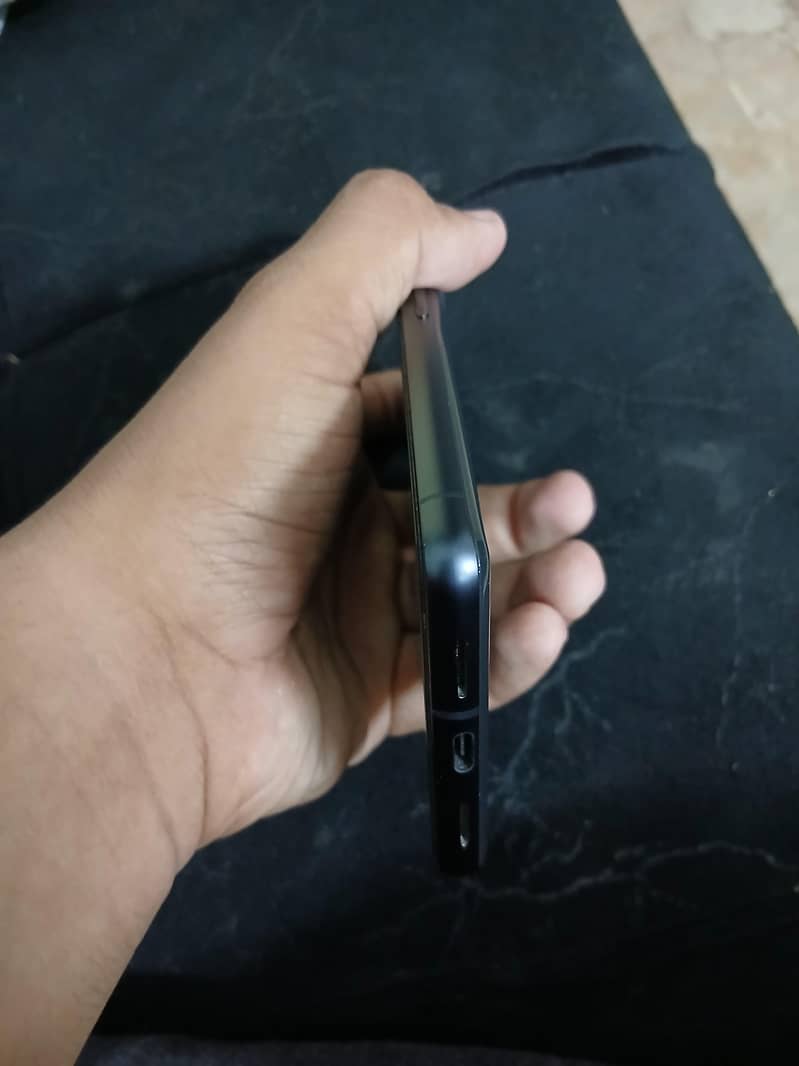 Google Pixel 7 4