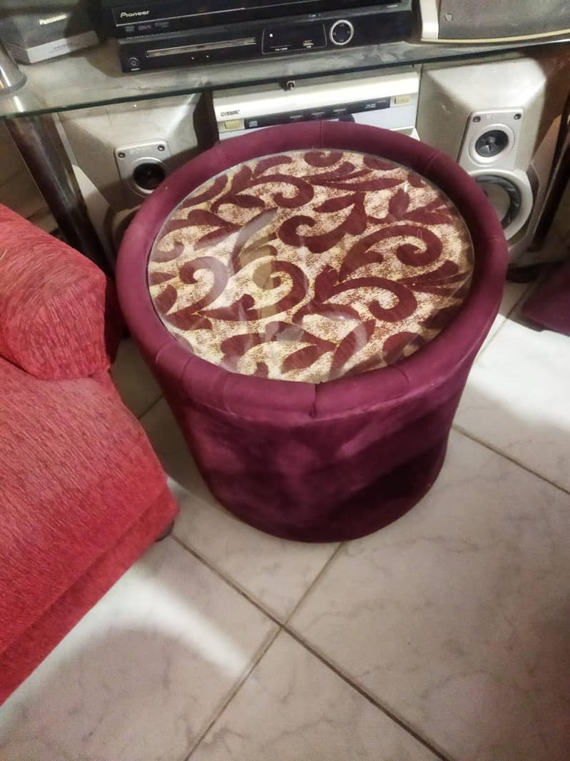 king sofa pair mint condition with table 3