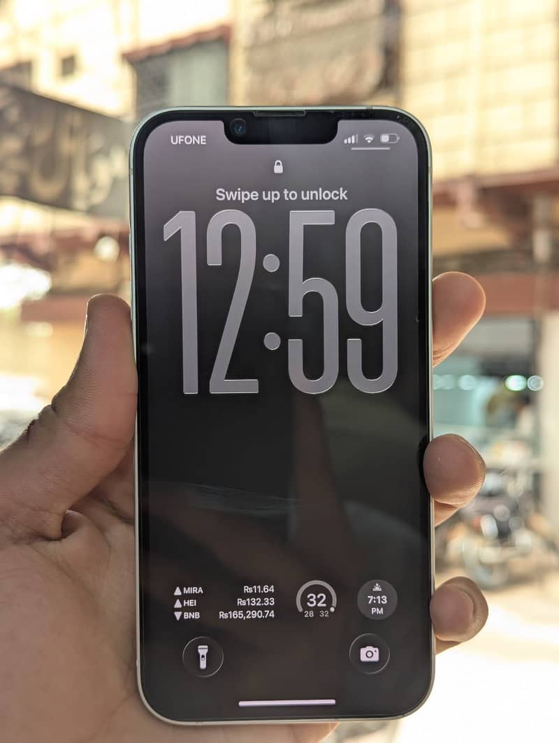 Apple iPhone 13 5