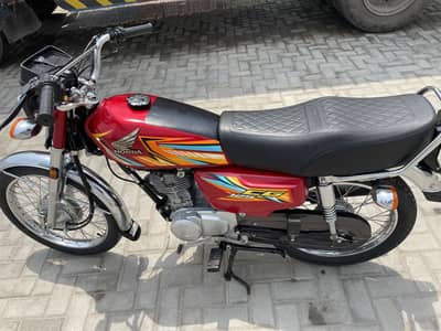 Honda 125 urgent sale . . ! 03137895644. . !