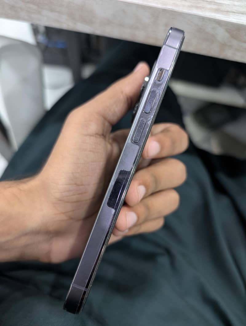Apple iPhone 14 Pro 1