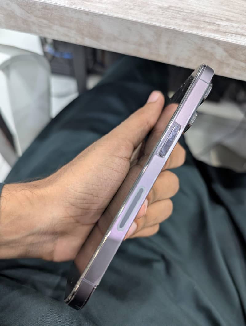 Apple iPhone 14 Pro 2