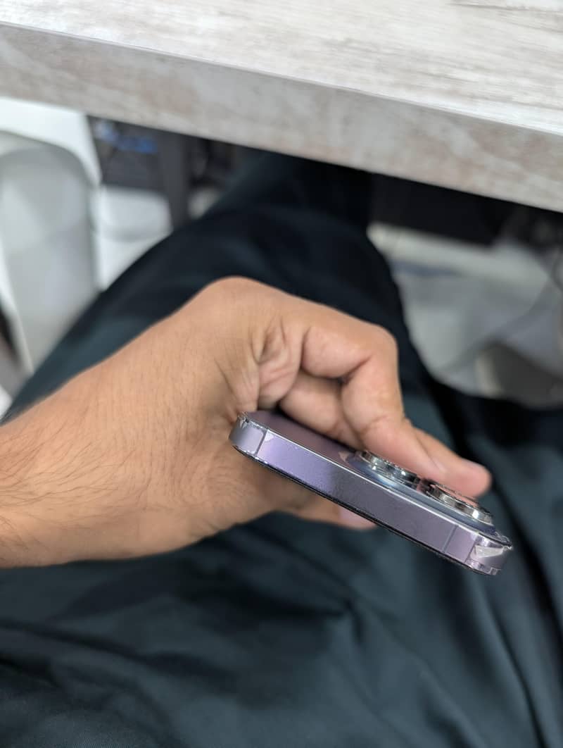 Apple iPhone 14 Pro 4
