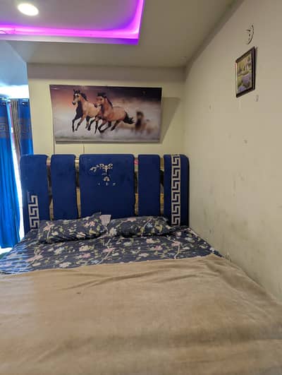 Par Day 1bed apartment available in Islamabad