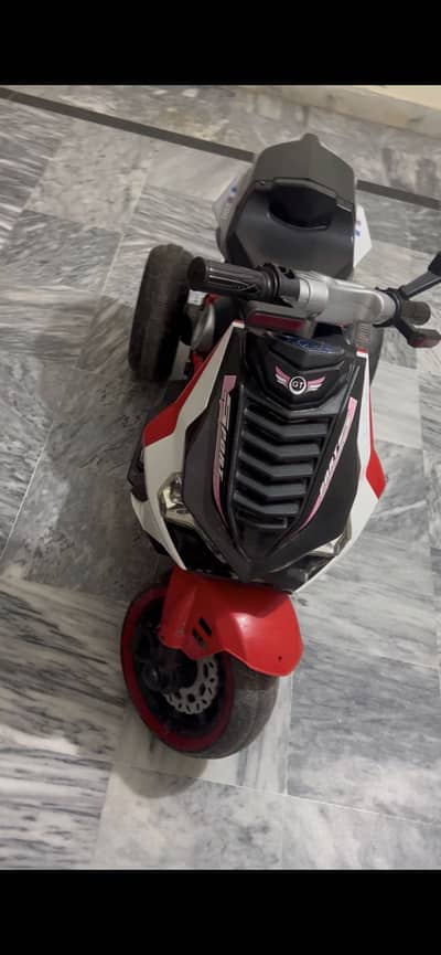 Electric scooty buying 35k sale 22k no fault all ok 3400104514