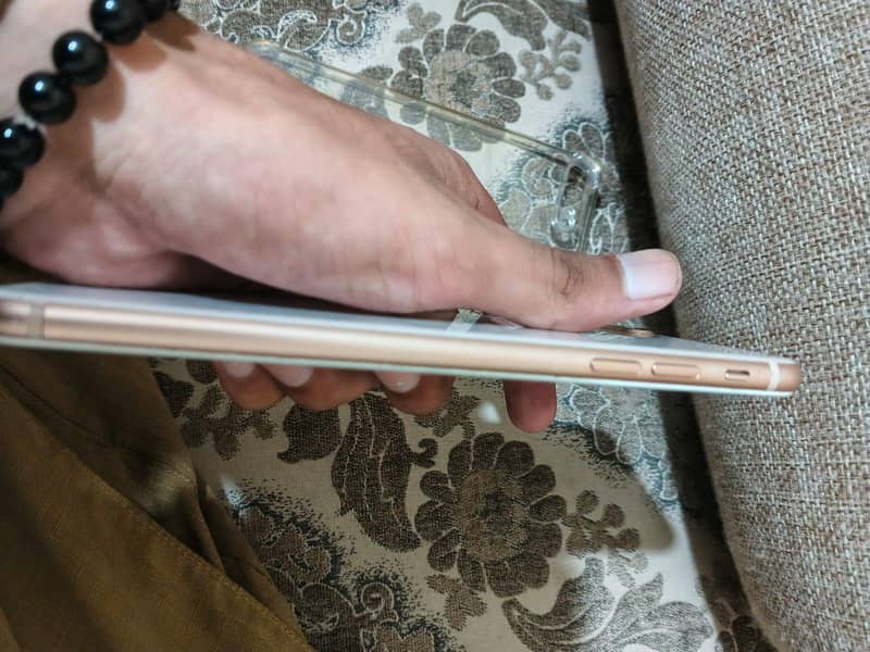 Apple iPhone 8 Plus 2