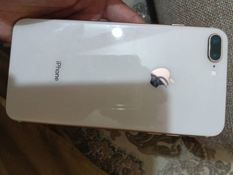 Apple iPhone 8 Plus 5