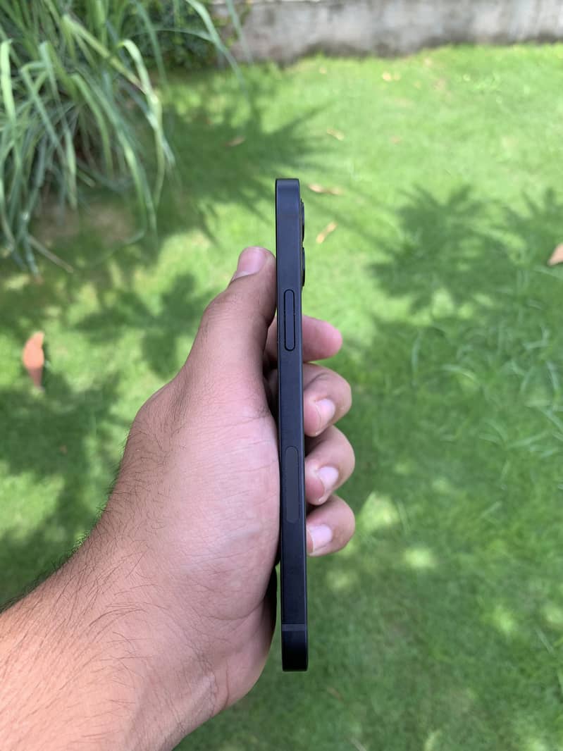 Apple iPhone 12 3