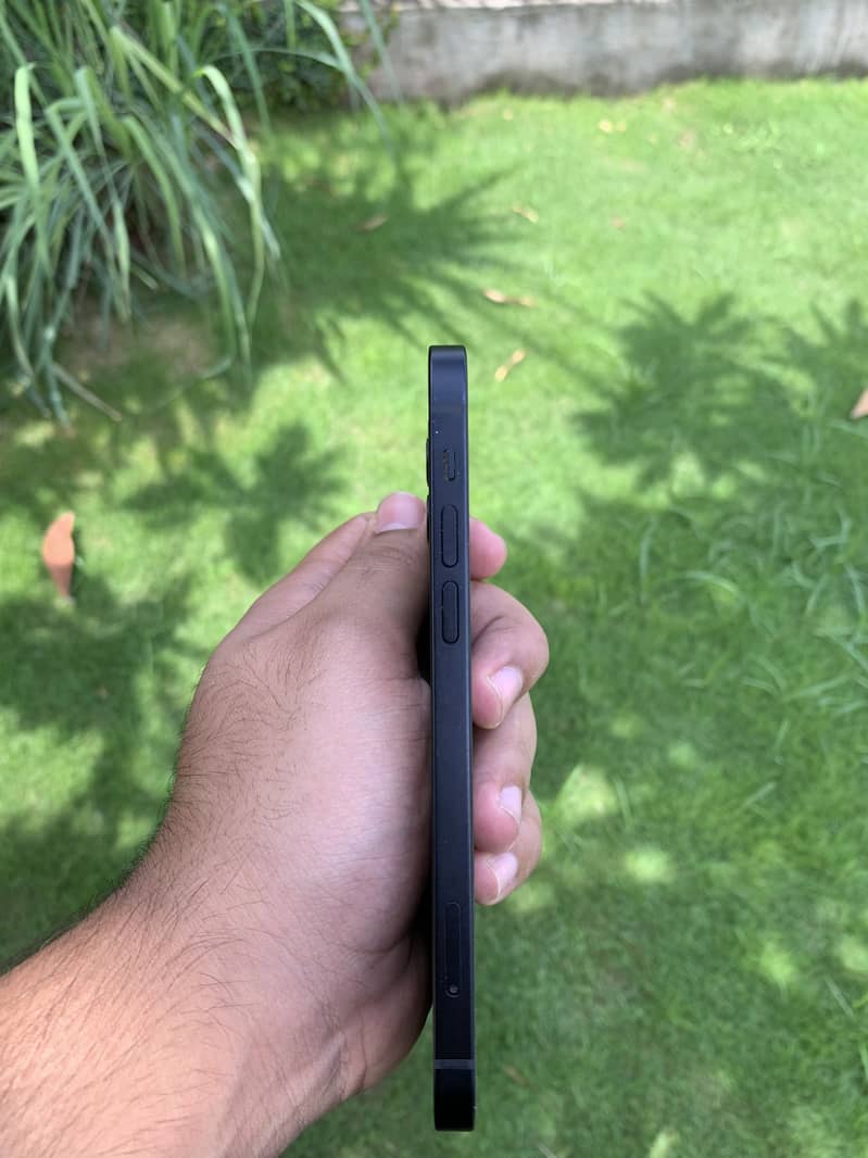 Apple iPhone 12 5