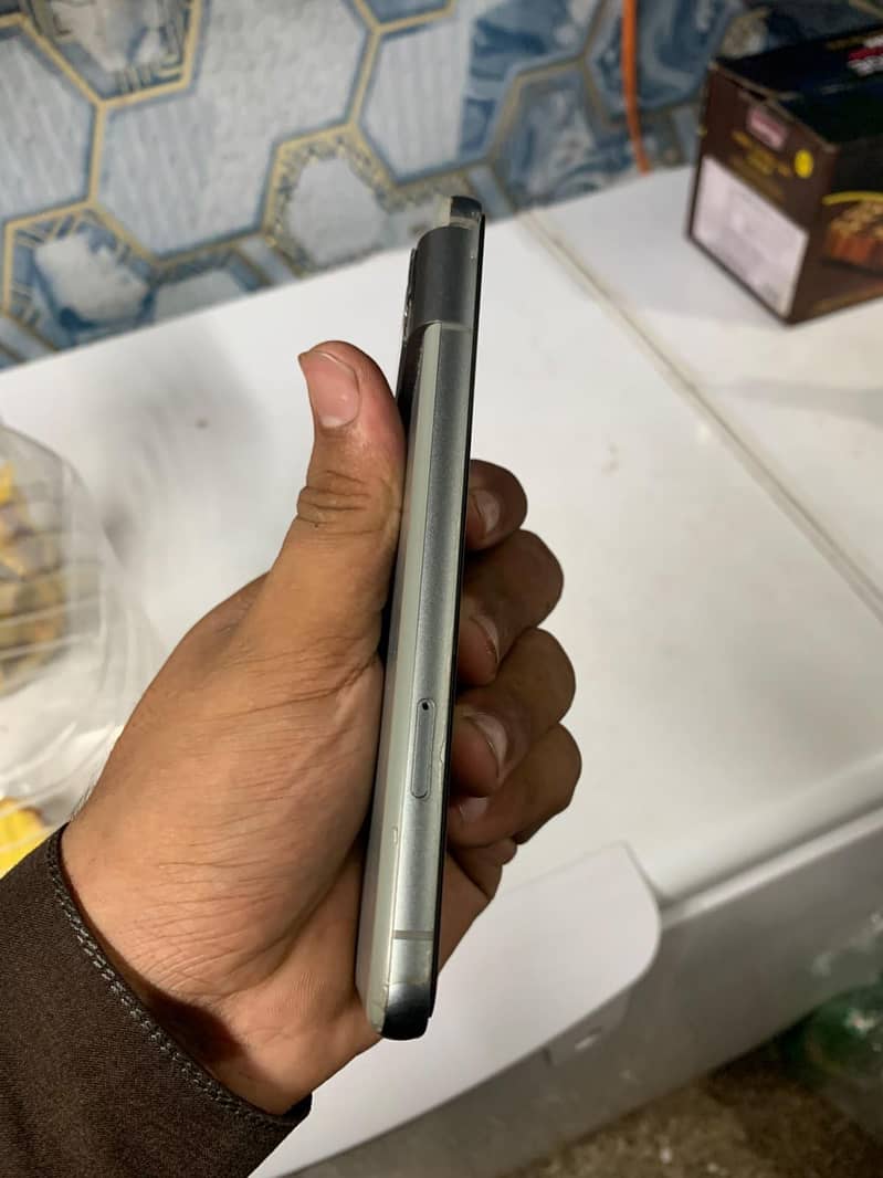 Google Pixel 8 3