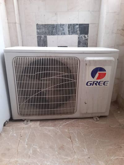 Gree 1.5 ton Non Inverter Ac
