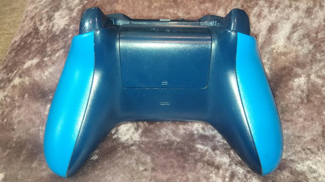 Xbox one s wireless controller 1