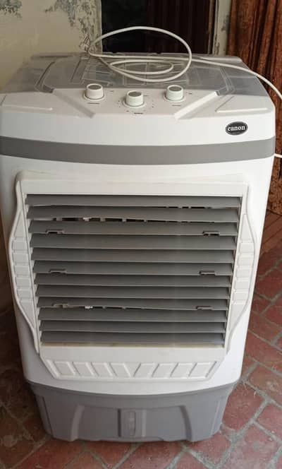 Cannon 5500 brand new cooler with gell botles
