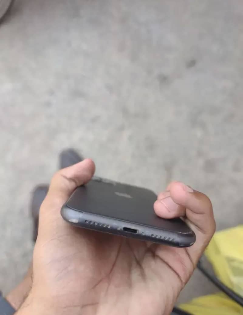 Apple iPhone 11 2