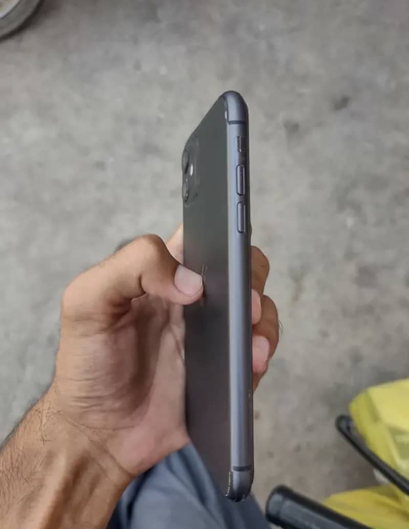 Apple iPhone 11 5