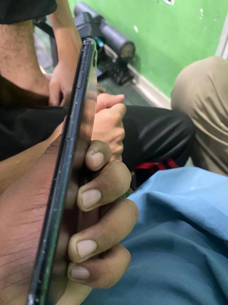 Apple iPhone 7 0