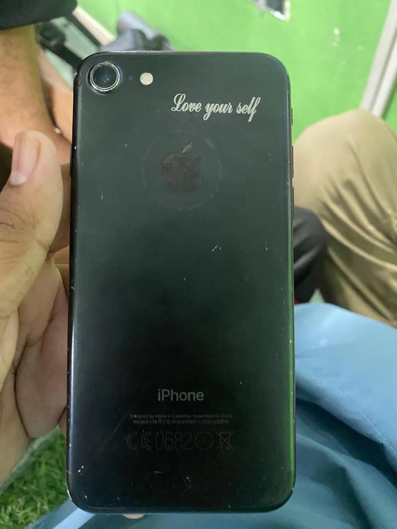 Apple iPhone 7 2