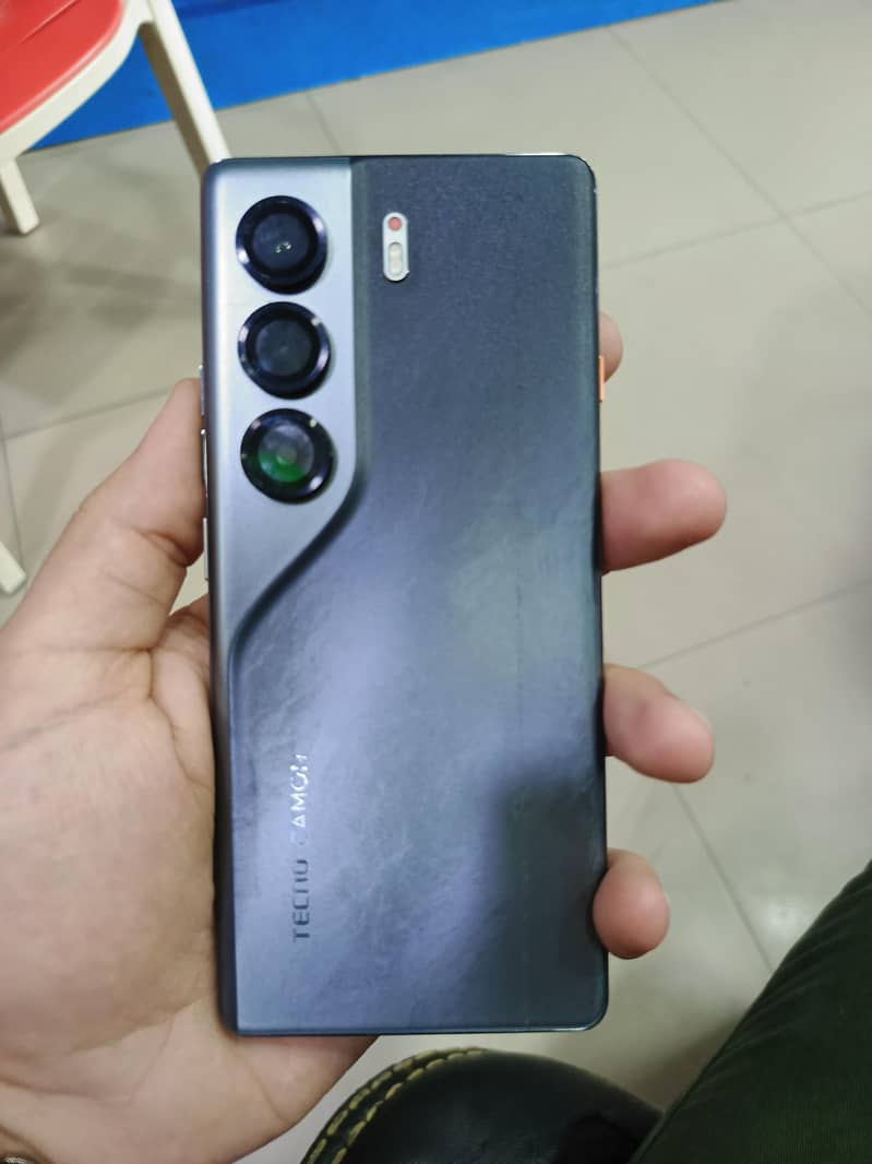 Tecno CAMON 40 Pro 0