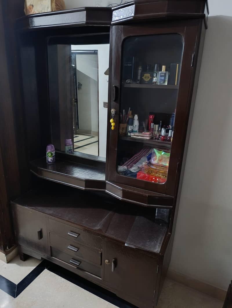Dressing Table 0