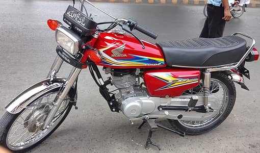 Honda CG 125 for sale call only WhatsApp on 0/3/2/9/3/6/8/3/3/80