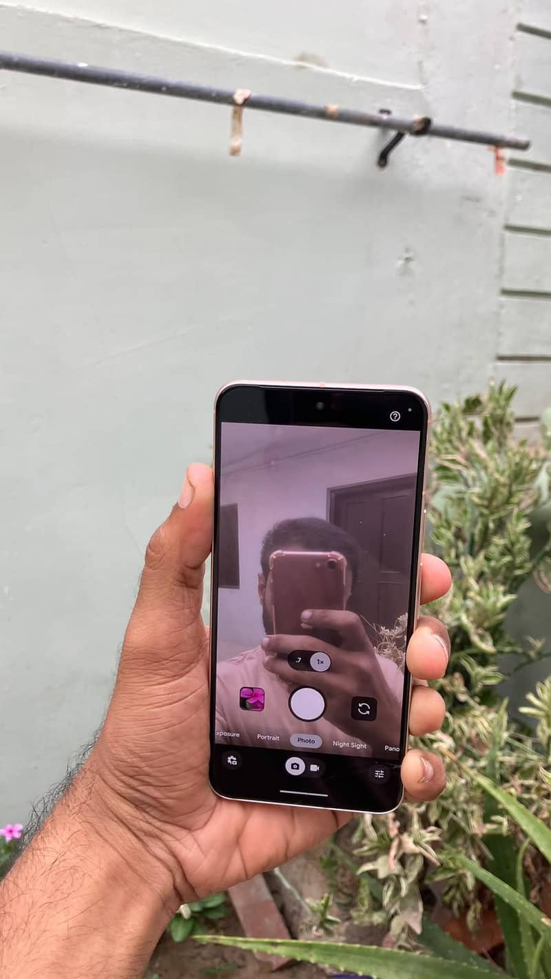 Google Pixel 8 4