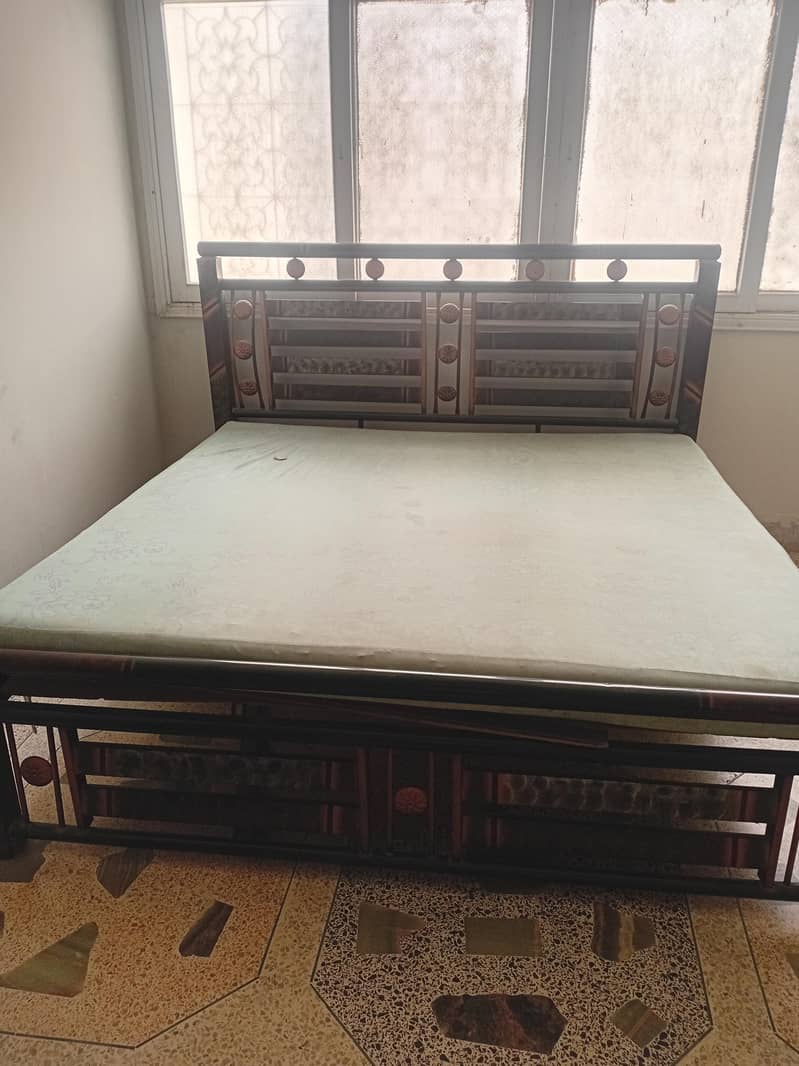 bed or dressing 0