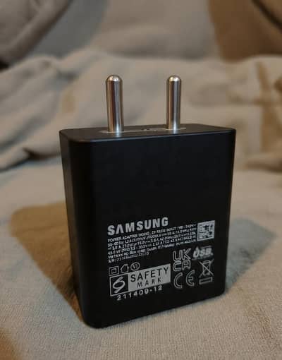 Samsung super fast 2.0 45wcharger