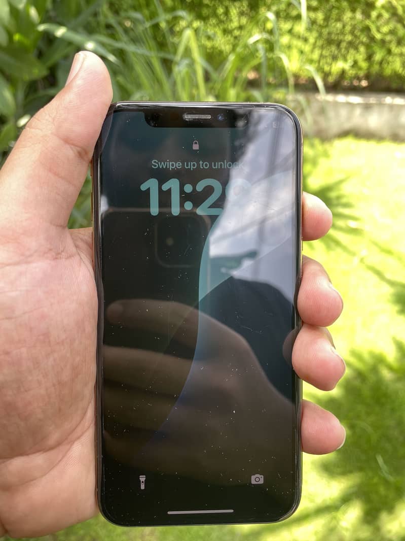 Apple iPhone XS 1