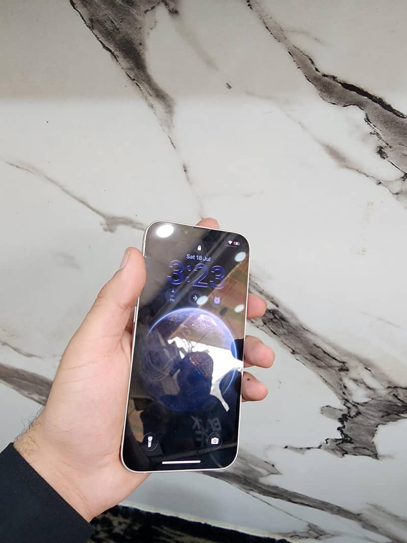 Apple iPhone 13 1